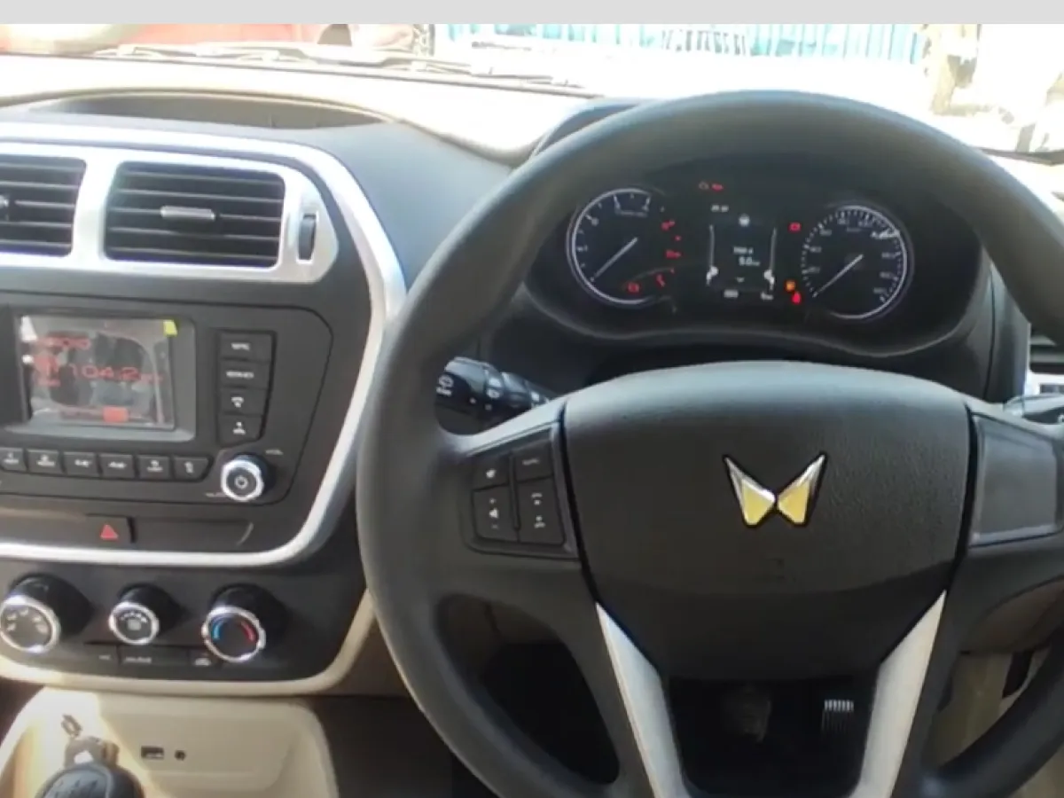 Mahindra Bolero Neo N8